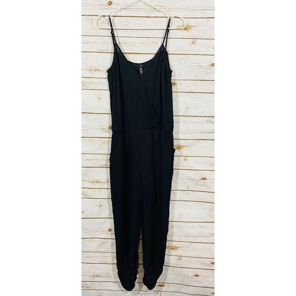 Design lab woman’s  petite black spaghetti strap jumpsuit size S/P - Picture 1 of 8